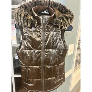 New Montana Co Womens Faux Fur Trim Vest Size XS Zip Front Metallic Bronze